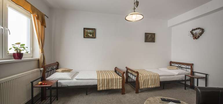 V druhej časti apartmánu sú dve pevné oddelené, samostatné lôžka