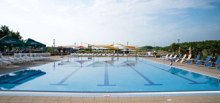 Rekreačný, exteriérový, neplavecký bazén