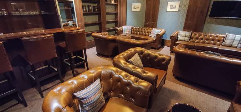 TP HOTEL DRUŽBA*** má elegantný koňakový salónik