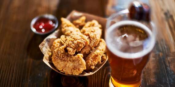 Kilo rezňov a Plzeň k tomu – dokonalý zážitok pre partiu gurmánov v Casa de Padel/Bratislava - Nové Mesto