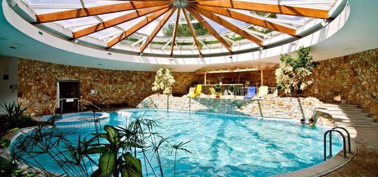Hotel FLÓRA retro*