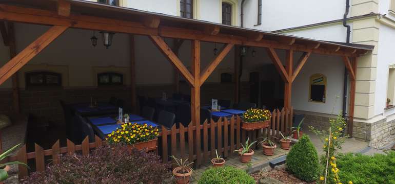 Při hezkém počasí jistě uvítáte možnost posezení na venkovní terase