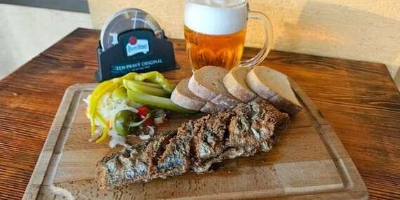 Mäsové špeciality - od krídelok až po celé prasiatko v reštaurácii u Doktora/Bratislava - Ružinov