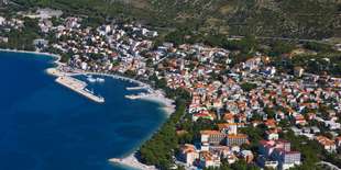 Obľúbená Baška Voda s polpenziou vo vile Santro***