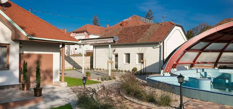 Hotel Aquasol Resort**** v Mosonmagyaróvári má aj vonkajší bazén a saunu