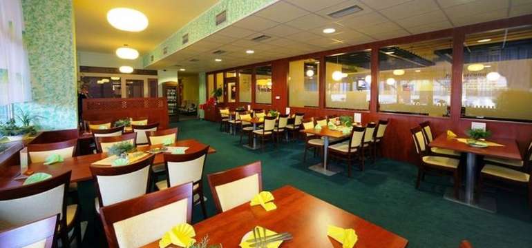 V příjemné hotelové restauraci uspokojí své chutě i ti nejnáročnější strávníci