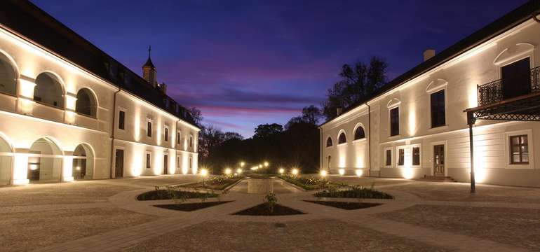 Málokde vás privíta taká atmosféra ako v kaštieli Château Appony****