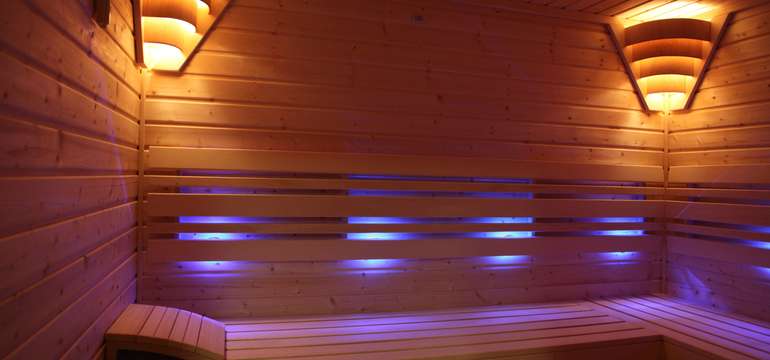 Privátny vstup do jacuzzi v Relax Worlds pre dvoch