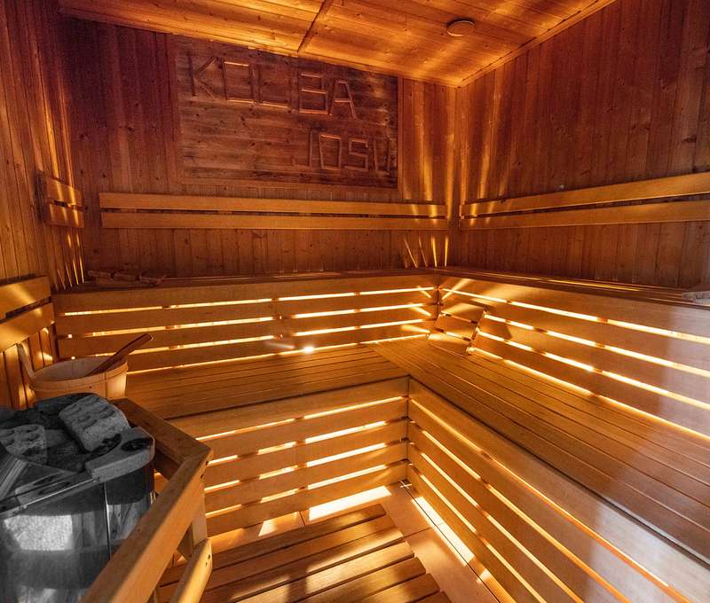 Wellness centrum ponúka na oddych bazén, vírivku aj 3 druhy sáun