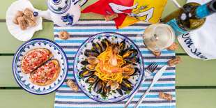 Bigoli allo scoglio - domáce čerstvé spaghetti Bigoli - slávky, vongole, krevety, biele víno, cibuľa