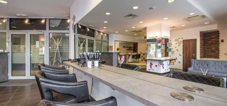 Salón Moriri, Košická 58 821 08 Bratislava 