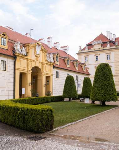 Anton Florian, zámocký hotel Valtice