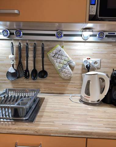 Súčasťou apartmánu je aj plne vybavená kuchyňa