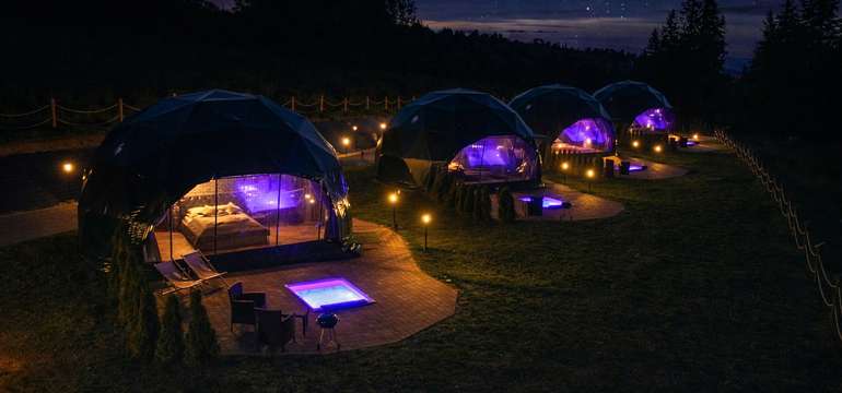 Romantický glamping s vlastní venkovní vířivkou jen kousek od Zakopaného