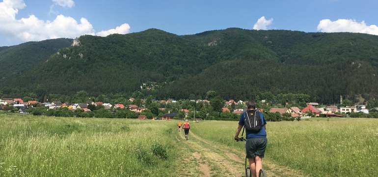 Na turistike môžete spoznať Súľovské a Strážovské vrchy i Lúčanskú Malú Fatru (ilustračné foto)