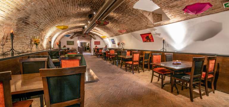 Interiér Punjabi Dhaba - Hlboká cesta