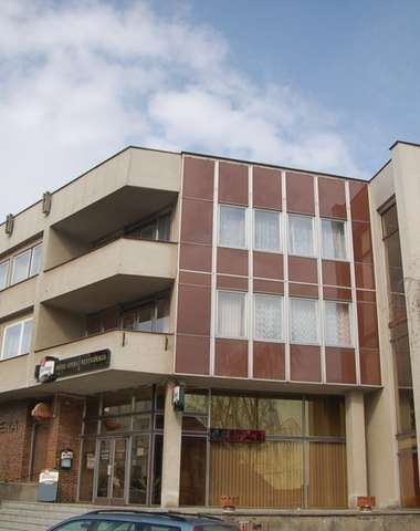Nově zrekonstruovaný hotel se nachází na krásném historickém náměstí Jaroměřic