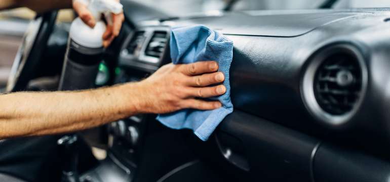 Kompletné umytie interiéru a exteriéru vozidla s prémiovou auto kozmetikou a dezinfekcia ozónom