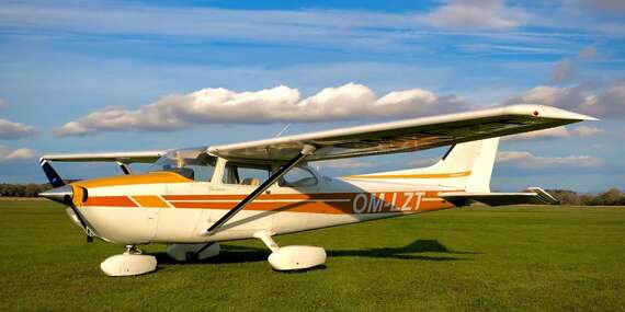 Zážitkový let až pre 3 osoby s možnosťou pilotovania v 4-miestnej Cessna F172N/Letisko Trnava (Boleráz)