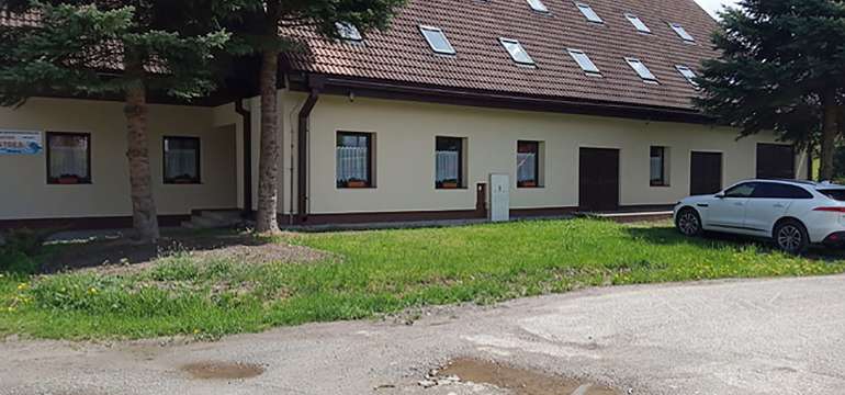 Penzión Zátoka stojí pri brehoch Liptovskej Mary