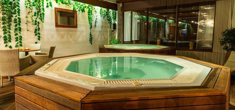 Jacuzzi bar v Kontakt Wellness Hoteli ****