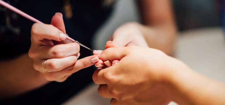 Gélové nechty alebo pedikúra v salóne Lusi Nails (ilustračné foto)