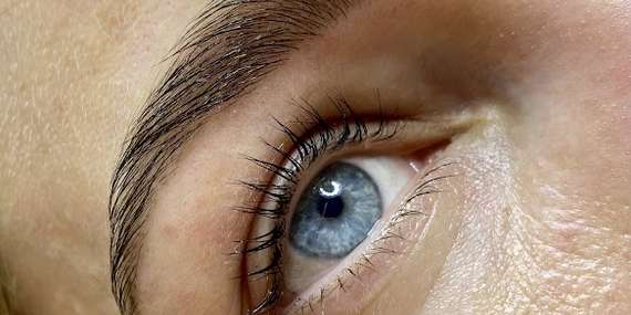 Laminácia obočia a lash ligting stylistkou Olhou Lazarenko - HB studio/Bratislava