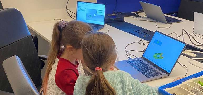 Prvé kroky vo svete IT - kurzy pre deti s E-kids