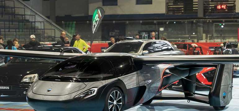 1 000+ áut a motocyklov a 500+ exponátov RALLY MODELOV 