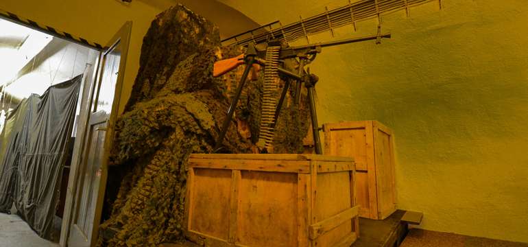 Navštívite nielen atómový bunker, ale aj miesta späté s Nežnou revolúciou