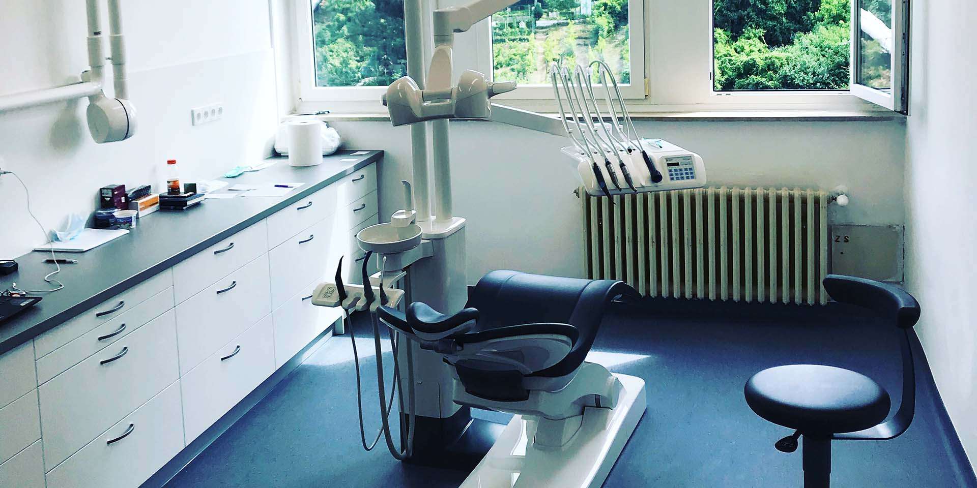 Dentálna hygiena vo White Dental Clinic+ 2x medzizubná kefka ZADARMO