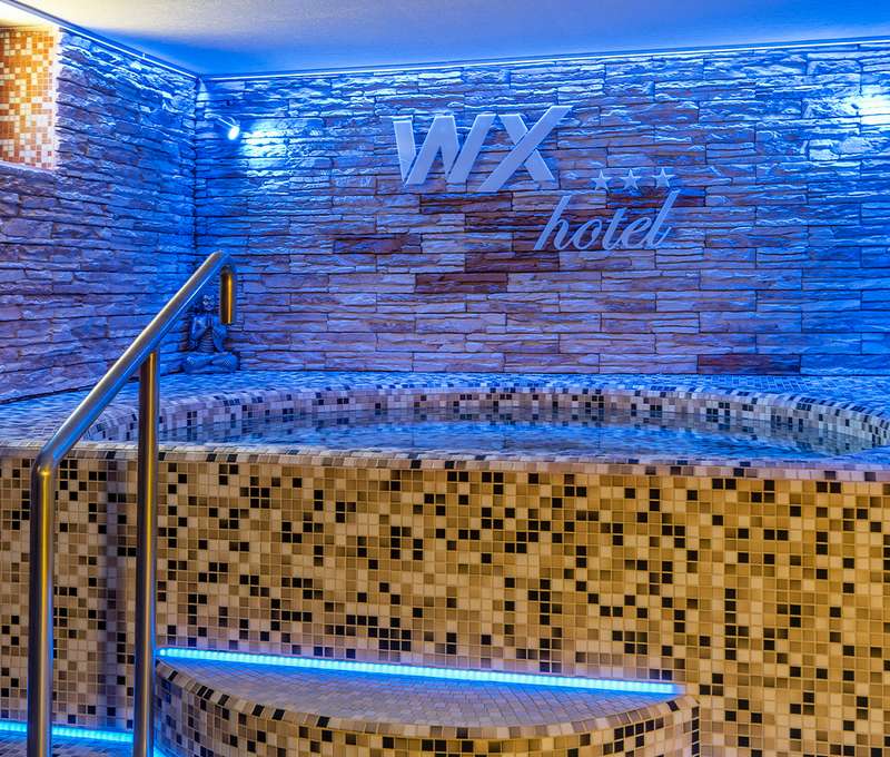 WX Hotel***