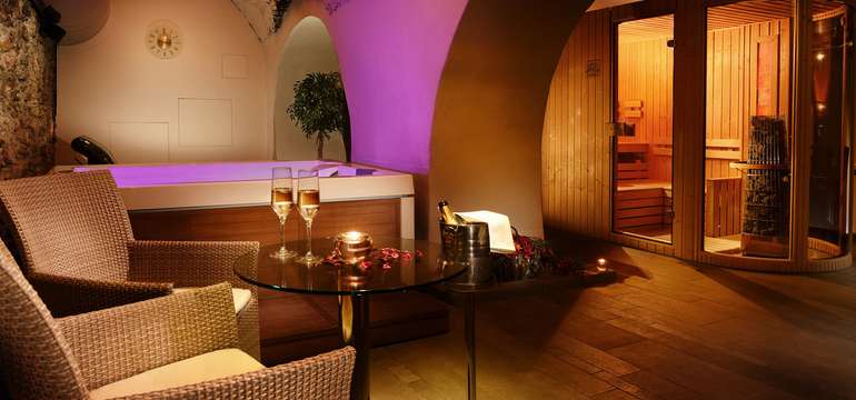 Hotel Ambassador**** s polpenziou a privátnym wellness