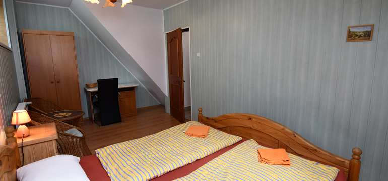 Ubytovanie vo veľkom hornom apartmáne s 3 spálňami (6+1)
