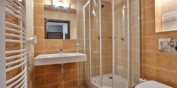 Pensjonat pod Kotelnicą*** s raňajkami či polpenziou, wellness a vstupom do aquaparku Terma Bania/Bialka Tatrzanska - Poľsko