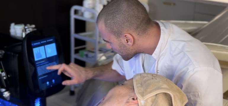 Ošetrenie Hydrafacial pre žiarivú pleť v Maya Beauty Clinic