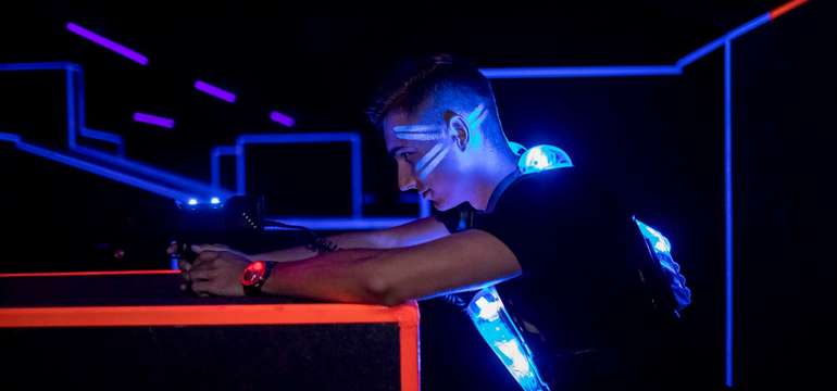 Akčná laser arena v Komárne - hry plné adrenalínu pre 2 až 12 osôb