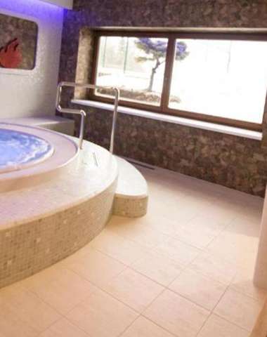 Relax vo wellness s vírivkou a saunami