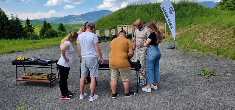 KRAV MAGA – zážitková lekcia sebaobrany so zbraňou