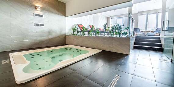 Romantika pod Vysokými Tatrami v nádhernom Kaštieli Lučivná *** s raňajkami a zľavou na wellness/Vysoké Tatry - Lučivná