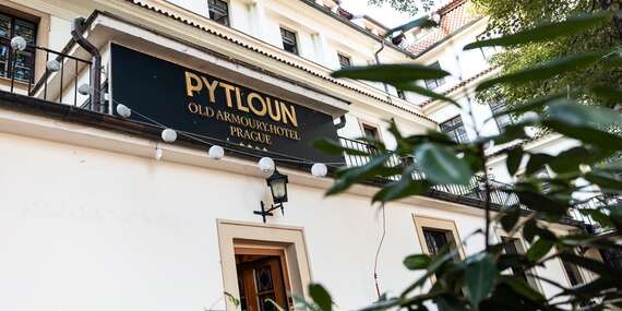 Unikátny Pytloun Old Armoury Hotel Prague s raňajkami v bývalej historickej zbrojnici/Česko - Praha