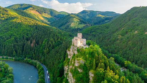 hrad strecno - turistika s detmi