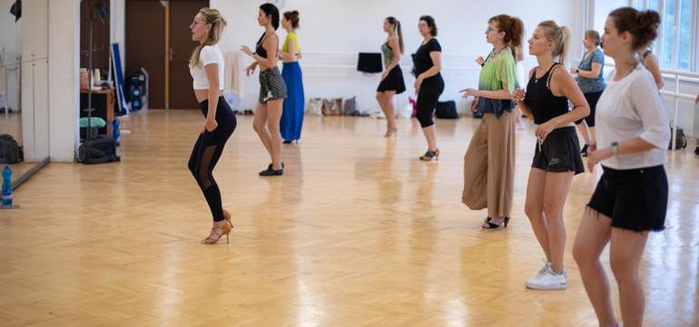 Tanečný kurz pre ženy Salsa Ladystyling v Adele Dance Studio