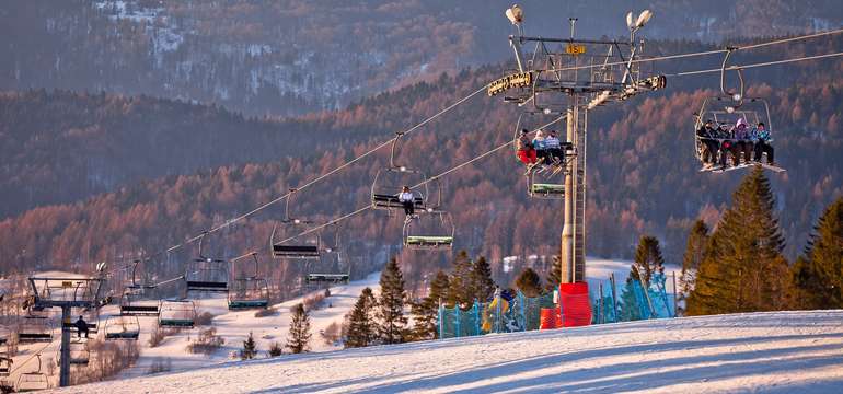 Od hotela Klimek**** je to iba 15 min. skibusom od stredísk Tylicz-Ski a Master-Ski