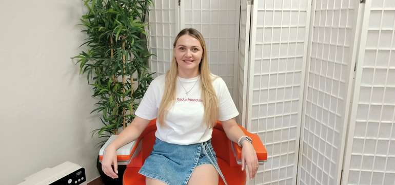 Posilnenie panvového dna rýchlo a pohodlne na EMS kresle