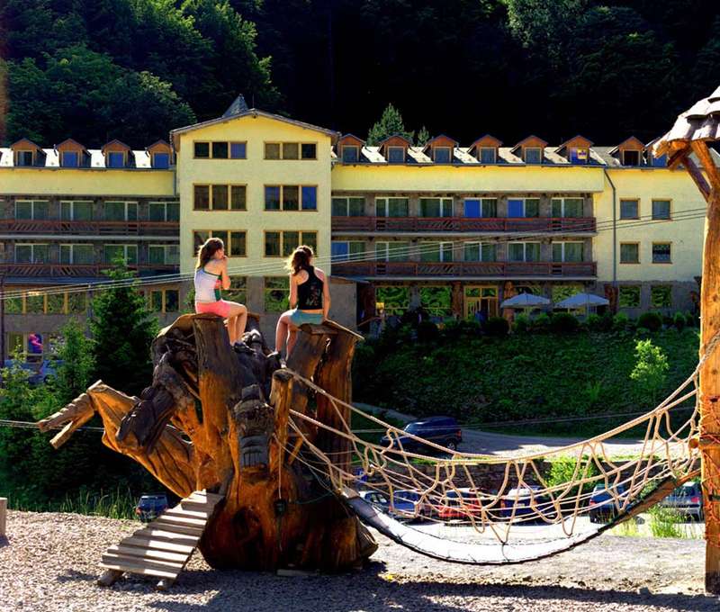 Hotel Javorna obklopuje krásna príroda Drienickej doliny, Lysej a Čergova