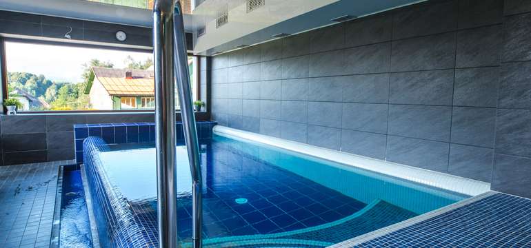 Hotel Slunný Dvůr je jediný hotel v Jeseníkoch majúce bazén so slanou vodou