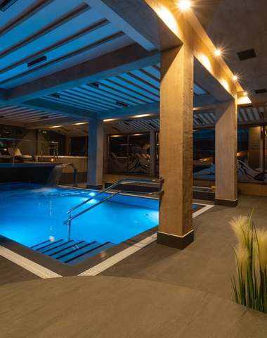 Nové wellness centrum s bazénom, vírivkou a saunáriom v hoteli Helan***