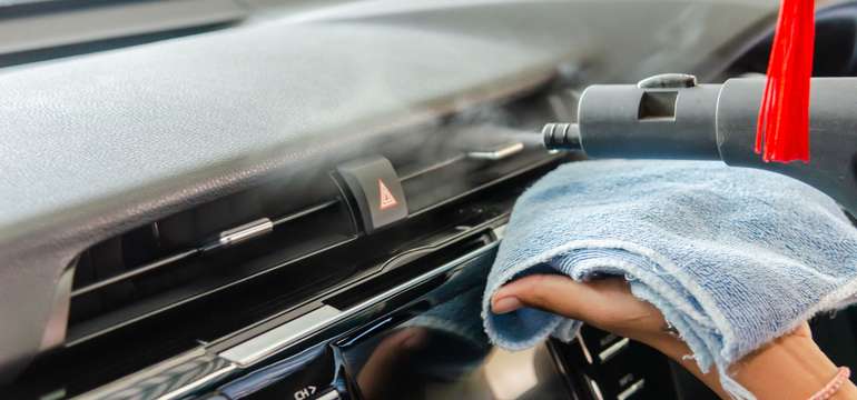 Čisté auto bez vírusov a baktérii - dezinfekcia interiéru ozónom