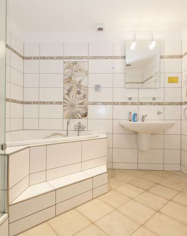Vlastní koupelna s WC je samozřejmostí každého pokoje